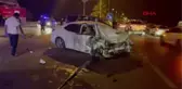 ALANYA'DA OTOMOBİLLE KAMYON ÇARPIŞTI: 2 YARALI