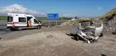 Son dakika! Devrilen kamyonette sıkışan 3 kişi çevredekilerin yardımıyla kurtarılarak hastaneye kaldırıldı