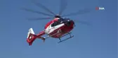 Kafasına kamyonetin arka kapağı düşen kadın ambulans helikopterle hastaneye kaldırıldı