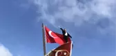 2 BİN 360 METREDEKİ YAYLADA, KAYIKTA 'TİTANİC' POZU