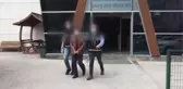 Amcasının birlikte yaşadığı kadını öldürdüğü iddia edilen şüphelinin 2 yakını tutuklandı