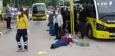 Bursa'da otomobil, otobüs durağına daldı: 5 yaralı