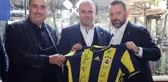 F.Bahçe yöneticilerine 'goygoycular' diyerek istifa eden Aram Markaroğlu'dan Ali Koç'a sitem