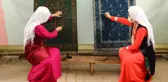 Kırgız kadınların ilmek ilmek dokuduğu özel motifli halılar yurt dışına gönderiliyor