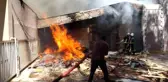 Oğlunun emeklerini yanarken gören anne gözyaşlarına boğuldu