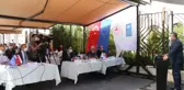 ÇALIŞTAYDA DEVRİLEN TENTE, KISA SÜRELİ PANİĞE NEDEN OLDU