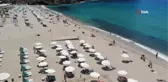 Antalya'da plajlar tıklım tıklım