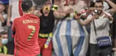 'Su için' mesajı veren Cristiano Ronaldo'ya kola şişesi fırlatıldı
