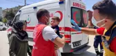 Bebeği kurtarmaya giden polis memuru dumandan etkilendi