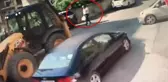 1 saniye sonrası facia! Yayanın iki araç arasında kaldığı kaza saniye saniye kamerada
