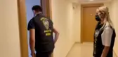 ESENYURT'TA JİGOLOLUK VAADİYLE DOLANDIRICILIK YAPAN ŞÜPHELİLERE OPERASYON