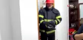 Baykuş evin küvetine yavruladı