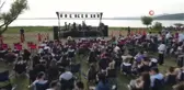 Can Kazaz'dan göl kıyısında muhteşem konser