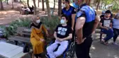 SINAVA ŞEHİT POLİS BABASININ MESLEKTAŞLARI GÖTÜRDÜ