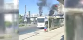 İzmir'de elektrikli yolcu otobüsü alev aldı