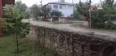 Şavşat'ta ceviz büyüklüğünde dolu yağdı