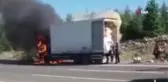 Başkent'te kargo kamyonu alevlere teslim oldu