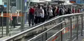 NORMALLEŞMENİN İLK GÜNÜNDE TOPLU TAŞIMADA YOĞUNLUK