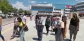 YÜRÜYÜŞE GEÇEN DOKU AİLESİ, VALİ İLE GÖRÜŞÜNCE SONLANDIRDI