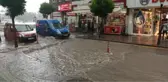 KIRIKKALE'DE SAĞANAK NEDENİYLE CADDE VE SOKAKLAR SUYLA DOLDU