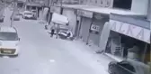Motosiklet hırsızlığı güvenlik kamerasına yansıdı