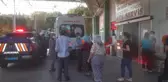 Devrilen otomobildeki 4 kişi yaralandı