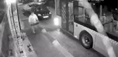 Son dakika... SARIYER'DE ÇİÇEK HIRSIZLARI KAMERADA