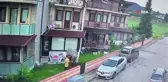 Genç kadını taciz eden zanlı balkonda kameraya böyle yakalandı