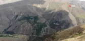 Sağlıkçılar dağ bayır demeden patikaları aşarak aşı yapıyor