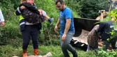 Selde mahsur kalan 100 yaşındaki nine iş makinesiyle işte böyle kurtarıldı