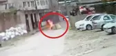 Üzerine benzin döküp kendini ateşe veren genç kurtarılamadı