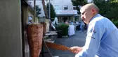 Pendik Devlet Hastanesi bahçesinde sağlık çalışanları için moral yemeği
