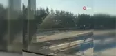 TEM otoyolunda bariyerlere çarparak devrilen kamyon alev aldı
