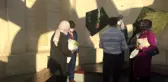 Son dakika haber... 15 Temmuz Şehitler Anıtı'nda dua edilip şehit ailelerine çiçekler verildi