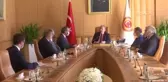 Deprem Araştırma Komisyonu Başkanı Uncuoğlu, komisyon raporunu TBMM Başkanı Şentop'a sundu