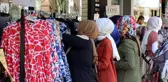Kısıtlamasız ilk bayramı iple çekenler alışverişe koştu