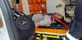 İçecek yüklü kamyonunun freni patladı, araçta sıkışan şoförün parmağı koptu