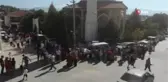Asırlardır devam eden arefe etkinliği...Herkes istediği kadar dolduruyor