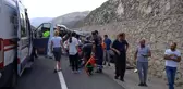 Minibüs ile otomobil çarpıştı: 4 yaralı