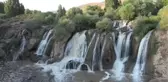 Etkili olan sağanak Muradiye Şelalesi'ni coşturdu