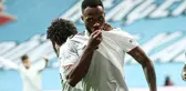 Milli takımda sakatlanan Beşiktaş'ın yıldızı Larin, 2-3 hafta sahalardan uzak kalacak