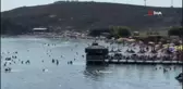Avşa Adası nüfusunun 15 katını ağırlıyor