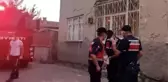 Bayramlaşmaya giden komşular kötü kokudan şüphelendi, ekipler yaşlı adamın cansız bedeniyle karşılaştı