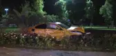 Caddebostan Sahili'nde kaza yapan sürücü lüks otomobilini bırakıp olay yerinden kaçtı