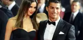 Cristiano Ronaldo'nun eski güzel aşkı Irina Shayk'ın ayna karşısından yaptığı paylaşım nefes kesti