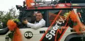 Düğüne çekiciye yüklediği off-road aracıyla gitti