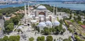 Yeniden ibadete açılmasının birinci yılında Ayasofya-i Kebir Cami-i Şerifi'nde ziyaretçi yoğunluğu