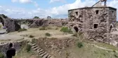 Tarihi Rumeli Feneri Kalesi ahıra döndü