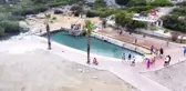 Ününü duyan şifa için bu havuza koşuyor, 1 dakika kalıp kendini dışarı atıyor