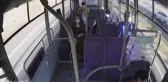 Halk otobüsü şoförü, rahatsızlanan kadını güzergah değiştirip hastaneye ulaştırdı